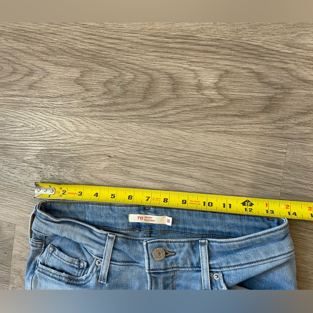 LEVIS 711 Light Blue Distressed Skinny Jeans. Size 26 - Picture 9 of 11